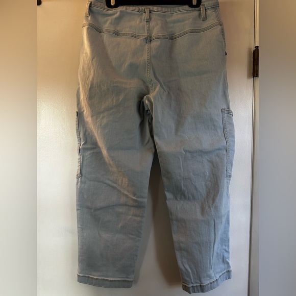 Universal Thread - Picture 3 of 3